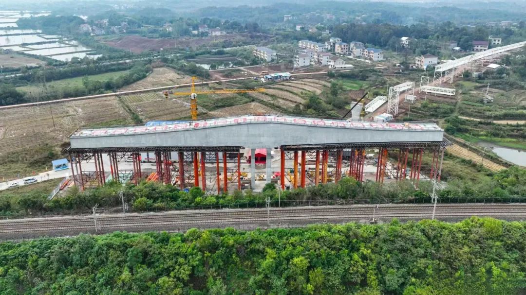 鐵四院：這座橋，顛覆想象！